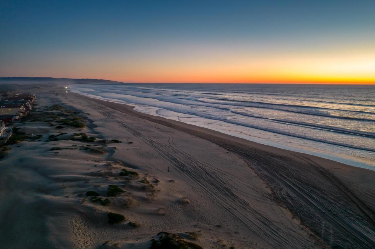Steps To #Pismobeach With Poker, Foosball, Free Ev Charger, And Bikes 오셔노 외부 사진